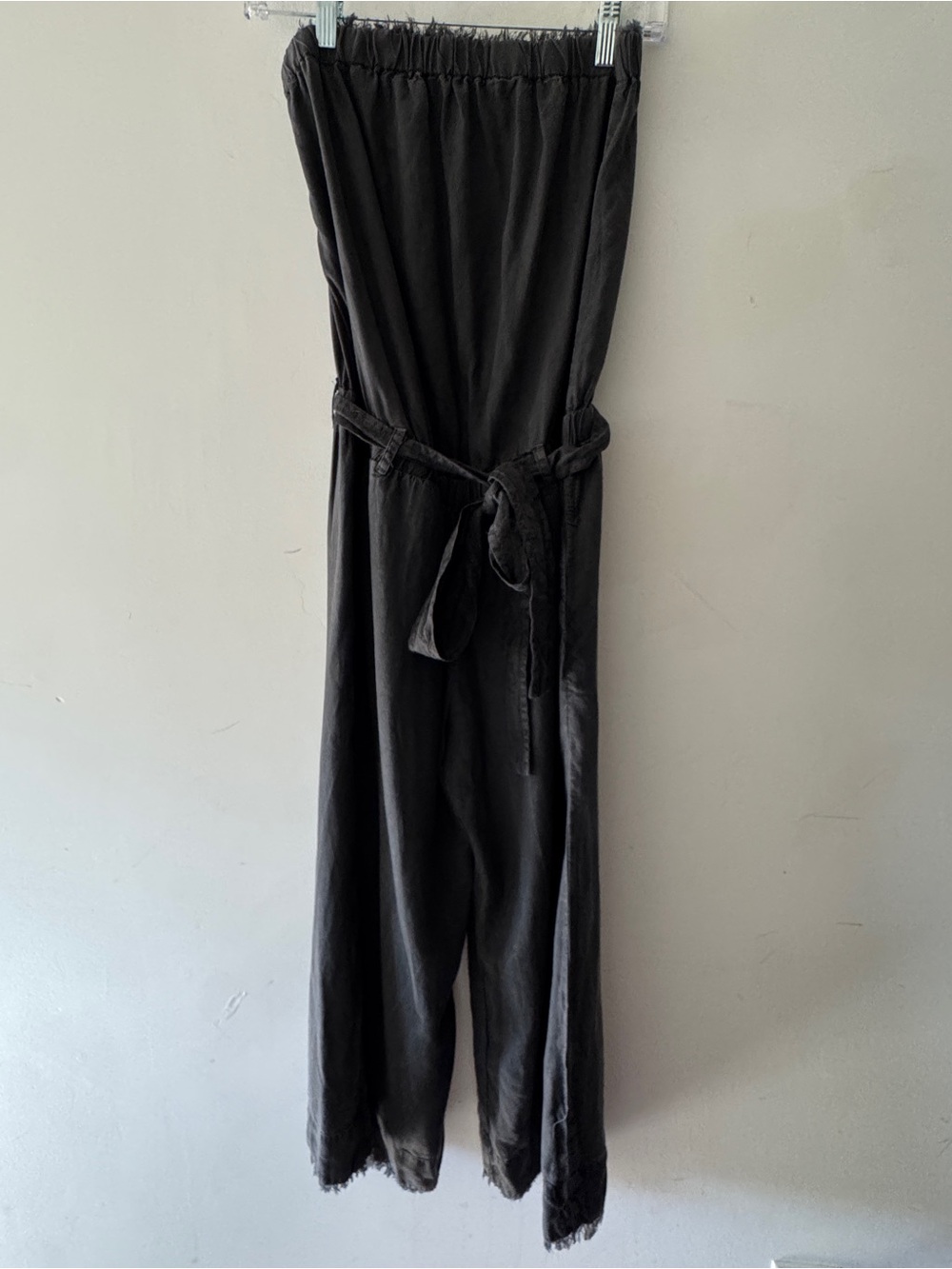 Cloth & Stone Anthropologie Charcoal Gray Sleeveless Fray Hem Belt Tie Jumpsuit